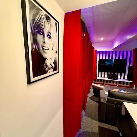 Experience Cinema Immersif Dans Appartement Renove Pres De Montmartre 巴黎 外观 照片