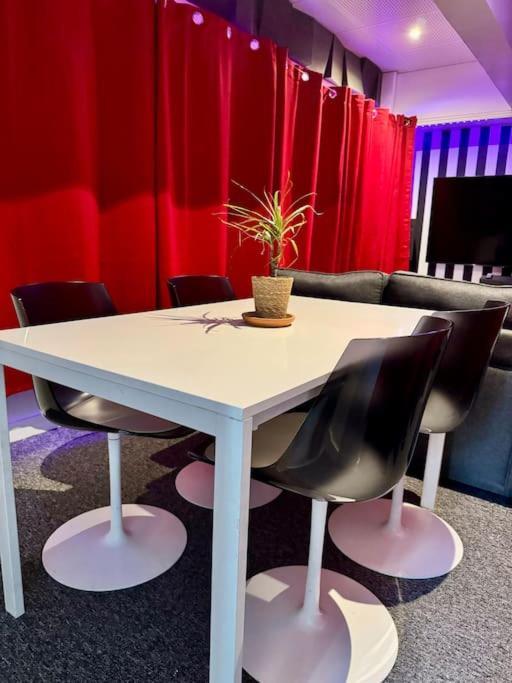 Experience Cinema Immersif Dans Appartement Renove Pres De Montmartre 巴黎 外观 照片